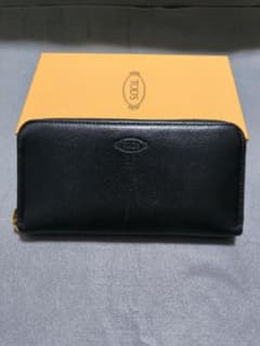 未使用品　超美品　TOD'S トッズ ラウンドファスナー 長財布 ブラックのサムネイル