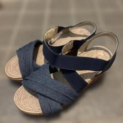 レディース サンダル デニム風 クロスベルト ネイビー 夏サンダル 24センチのサムネイル