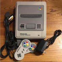 任天堂Nintendoスーパーファミコン本体☆送料無料のサムネイル