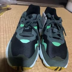 アディダス　スニーカーのサムネイル