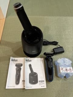 BRAUN シリーズ5 メンズ電気シェーバー S5 充電スタンド付きのサムネイル