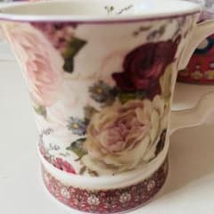 アンティーク調　ティーカップ(箱付き)のサムネイル