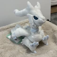 ポケモンセンター タグ付き レシラム ぬいぐるみ Pokemon fit - メルカリ