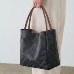 極美品】russet シンプルトートバッグ M ナイロン×レザー A4可 - メルカリ