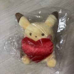 ポケモン ぬいぐるみ Pikachu With A Heartのサムネイル