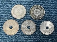 白銅貨　５枚セット　No.３　菊５銭　稲５銭　大型５銭穴ズレ　旧貨幣のサムネイル