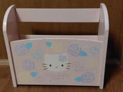 Hello Kitty 2006年 木製 マガジンラック ピンク - メルカリ