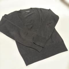 黒Vネック長袖ニットセーターのサムネイル
