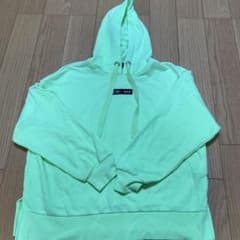 ラブトキシックのパーカーのサムネイル