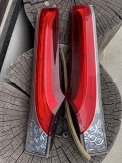 ☆ GP5 ホンダ フィットハイブリッド 純正テールランプ左右セット 中古