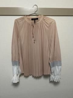 BCBGMAXAZRIA プリーツブラウス 長袖のサムネイル
