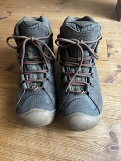 KEEN アウトドアシューズ ミッドカット カーキのサムネイル