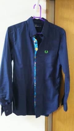 フレッドペリー メンズシャツ ネイビー×花柄 JP XS 美品 のサムネイル