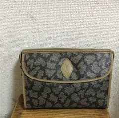 イブサンローランのセカンドバックのサムネイル
