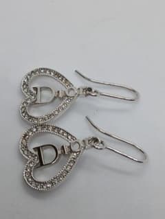 美品】Dior ディオール CDロゴハ-トピアス シルバー系 - メルカリ