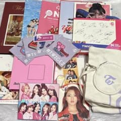 TWICE グッズ まとめ ステッカー トート CD 等 - メルカリ