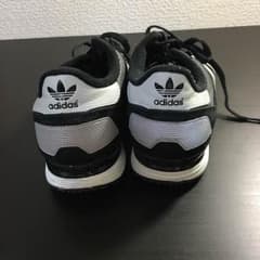 アディダス スニーカーのサムネイル