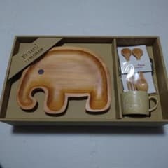 PETITS ET MAMAN 木製食器セットのサムネイル
