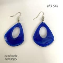 Blueアクリルピアスのサムネイル