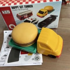 ハッピーセット　トミカ　ハンバーガーカーのサムネイル