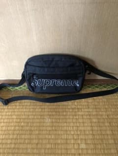 supremeポーチのサムネイル