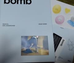 ILLIT アルバム MAGIC BOMB ver 開封済 トレカなしのサムネイル