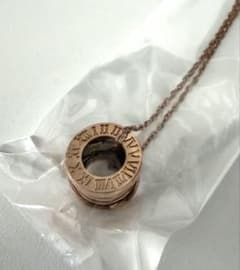 【新品】ローマ数字 3連リング ネックレス ピンクゴールド サージカルステンレスのサムネイル