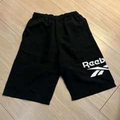 値下げ！Reebok ブラック ハーフパンツ 150のサムネイル