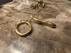 美品ゴールド アクセサリーアシンメトリーピアスのサムネイル