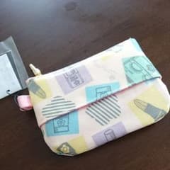 【最終値下げ】MARY QUANTポーチとあぶらとり紙セット‼︎のサムネイル