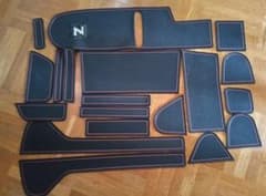N-BOX専用インテリアラバーマットセット（ブラック）のサムネイル