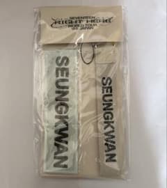 SEVENTEEN Right here ワッペンバッジ ストラップ スングァン SEVENTEEN Right here ワッペンバッジ ストラップ スングァン - メルカリ