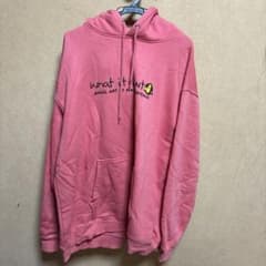 want it isnt ピンクパーカーのサムネイル
