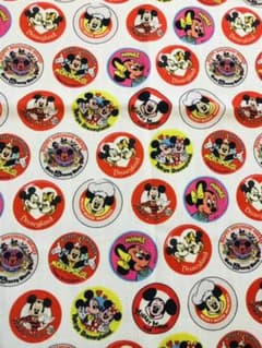 輸入生地　ディズニー缶バッジ　ミッキー　ミニーのサムネイル