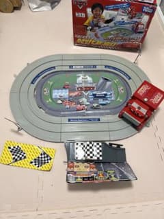 トミカ ぐるぐるサーキット めざせ⚡️ピストンカップ - メルカリ