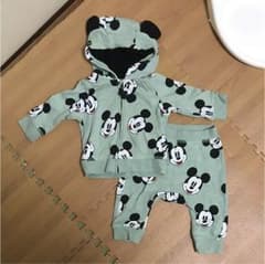 着画あり【H＆M】ミッキーセットアップ 夏、秋、冬うまれさんのサムネイル