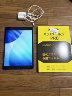 iPad 9世代 64GB本体 充電器・強化ガラスフィルム付き - メルカリ