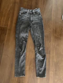 ダークグレー スキニーデニム EUR 34のサムネイル