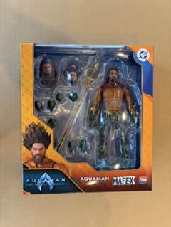 MAFEX No.267 AQUAMAN GOLD & GREEN SUIT g - メルカリ