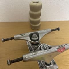 スケートボード足回り【値段交渉可】のサムネイル