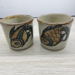 やちむん　宮城須美子作　そばちょこ魚の絵柄 陶器カップ 2個セット　未使用② やちむん 宮城須美子作 そばちょこ魚の絵柄 陶器カップ 2個