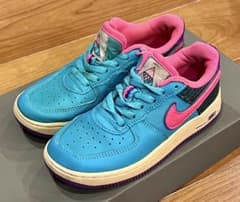 NIKE エアフォース1 キッズ 日本未発売カラー 18cm 青緑ピンクのサムネイル