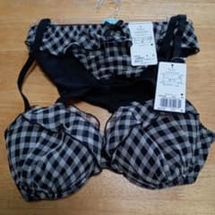 ワコール、ブラジャーショーツセットのサムネイル