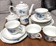 ノリタケ　カップ＆ソーサーケーキ皿4客 ティーポット　クリーマー　シュガーポットのサムネイル