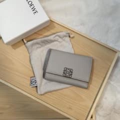 美品 LOEWE 三つ折り財布 グレー