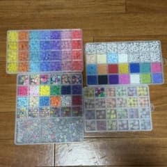 多色ビーズセット4ケース分のサムネイル