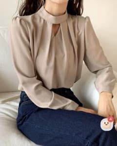 dholic タックスリットネックブラウスのサムネイル