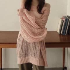 mideal オフショルダーシアーニット　ピンクのサムネイル