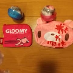 GLOOMY いたずらぐま ポーチ カプセルトイ　２種類のサムネイル