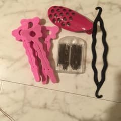 ヘアアクセサリー、スタイリンググッズ4点のサムネイル
